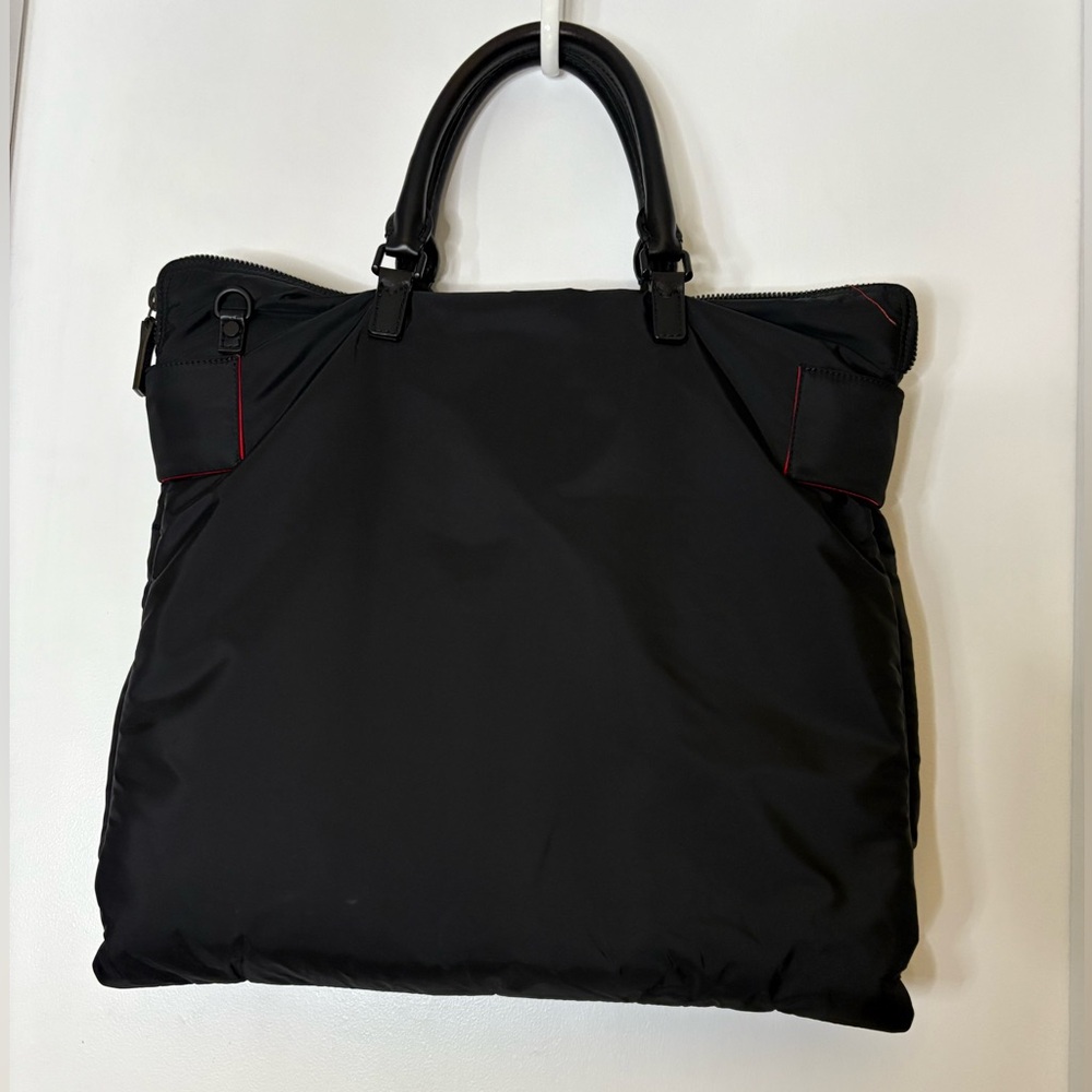 BURBERRY NWOT Sport Nylon and Leather Tote Bag - Picture 2 of 12